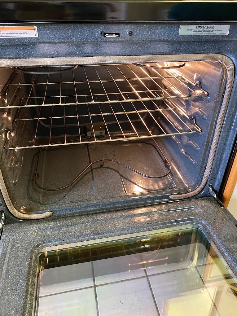 Oven interior deep cleaned by Cleaning by Lorena, INC
